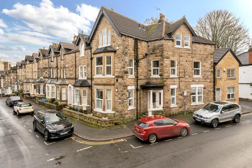 Valley Road, Harrogate, HG2 2 bed apartment for sale £259,950