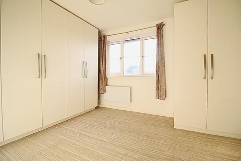 1 bedroom semi-detached house to rent, Drayton Close, Hounslow TW4