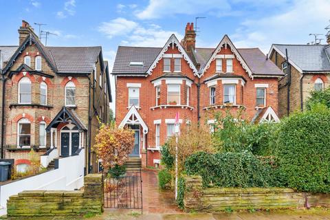56c Tetherdown, London, N10 1NG