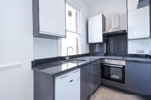 56c Tetherdown, London, N10 1NG