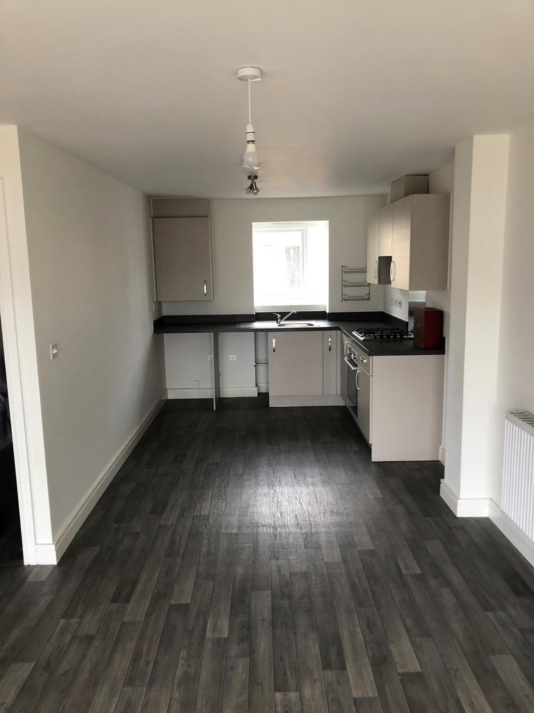 Castle Park Drive, Paignton TQ4 3 bed semidetached house £1,250 pcm