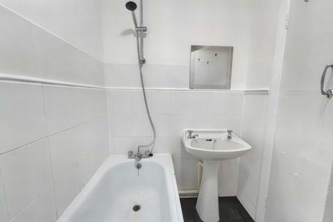 Studio to rent, Bourne Avenue, Bournemouth BH2