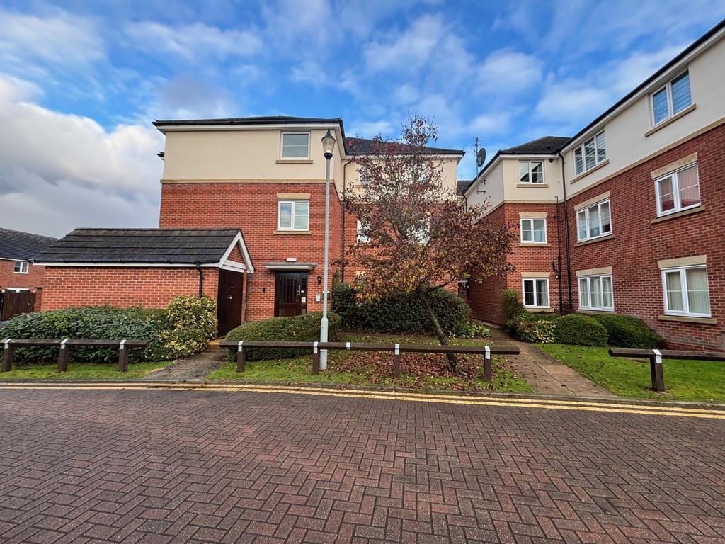 Parkhouse Grove, Aldridge, Walsall, West Midlands, WS9 2 bed flat £