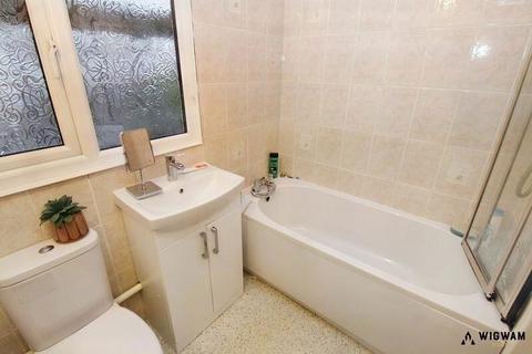 39 Adelphi Close, Hull, HU8 0SP