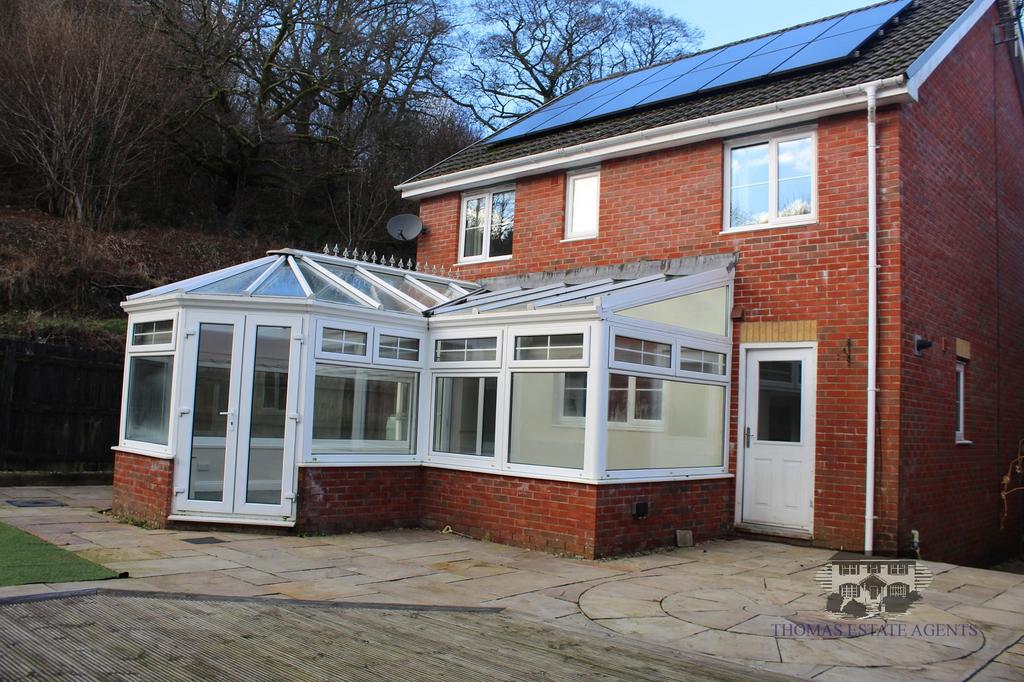 Parc Gellifaelog, Tonypandy, Rhondda... 4 bed detached house £1,250 pcm (£288 pw)