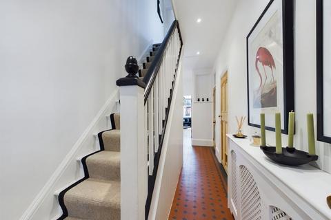 74 Broadway, Northampton, NN1 4SQ