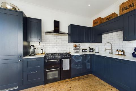 74 Broadway, Northampton, NN1 4SQ