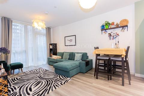 2 bedroom apartment for sale, Chamberlain Court, 15 Ironworks Way, London, E13