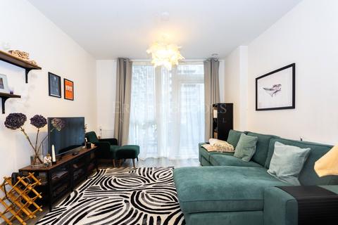 2 bedroom apartment for sale, Chamberlain Court, 15 Ironworks Way, London, E13