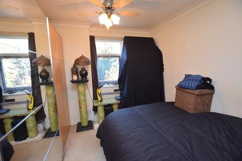 1 bedroom flat for sale, Holly Mount, Laurel Road, West Park, WA10