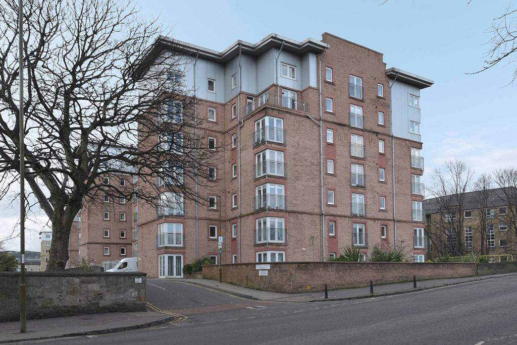 2/19 North Pilrig Heights, Broughton, Edinburgh, EH6 5FE 2 bed flat for