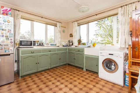 Elm Hatch Lane, Chartham, Canterbury, CT4 7LN