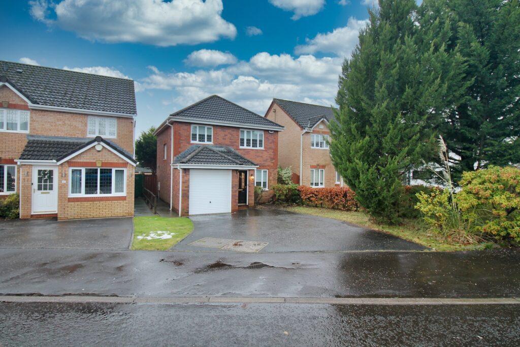 Leglen Wood Drive Robroyston G21 3PH 3 bed detached house for sale £