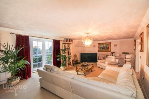 3 bedroom penthouse to rent, Madison Heights, Coopers Row, Lytham St. Annes, Lancashire, FY8