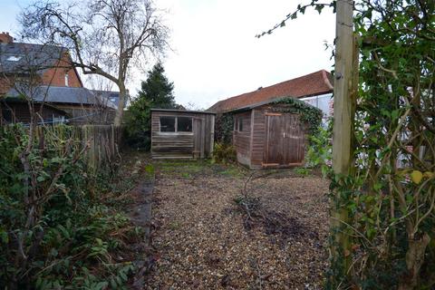 16 Ivanhoe Drive, Harrow, HA3 8QP