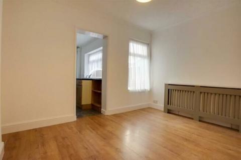 15 Cambridge Road, Clacton-on-sea, CO15 3QJ