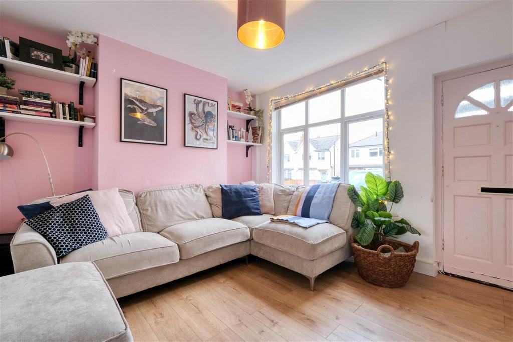 Heathfield Road, heath, Redditch B97 5RG 2 bed end of terrace house