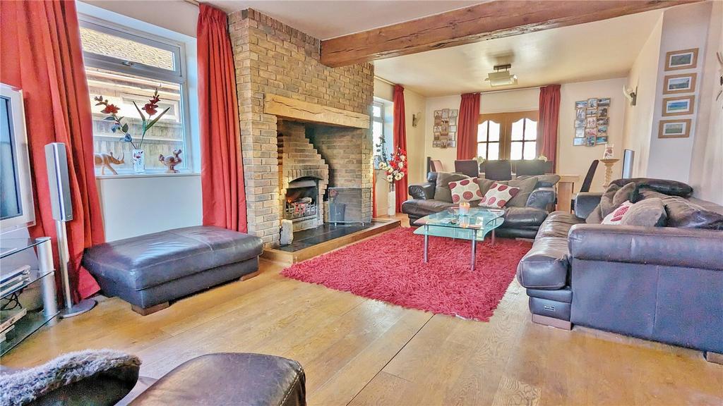 Arundel Road, Worthing, West Sussex, BN13 5 bed detached house for sale