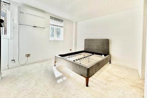 2 bedroom maisonette to rent, London, London W2