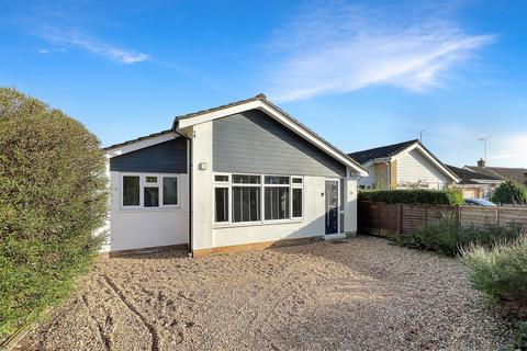 3 bedroom detached bungalow to rent, 3 bedroom Detached Bungalow in Barnham