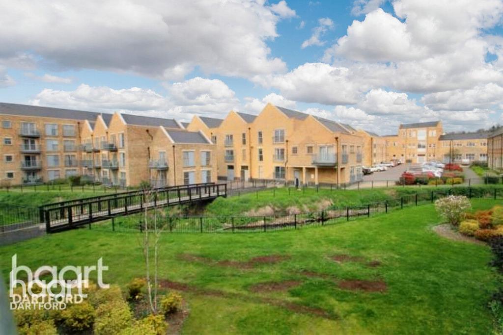 Esparto Way, Dartford 2 bed flat for sale £230,000