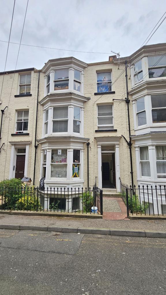 Flat 11, 3 St Nicholas Mews, Cliff... 1 bed apartment £495 pcm (£114 pw)
