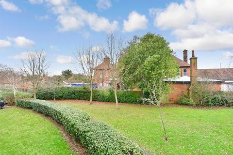 2 bedroom flat for sale, Saxby Close, Barnham, West Sussex
