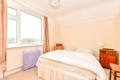 21 Faversham Road, Kennington, Ashford, TN24 9DA