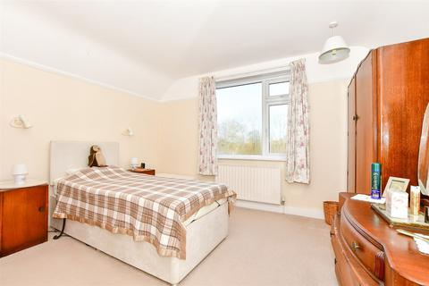 21 Faversham Road, Kennington, Ashford, TN24 9DA