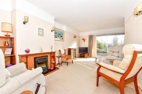 21 Faversham Road, Kennington, Ashford, TN24 9DA