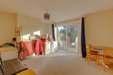 93 Grove Road, Emmer Green, Reading, RG4 8LW