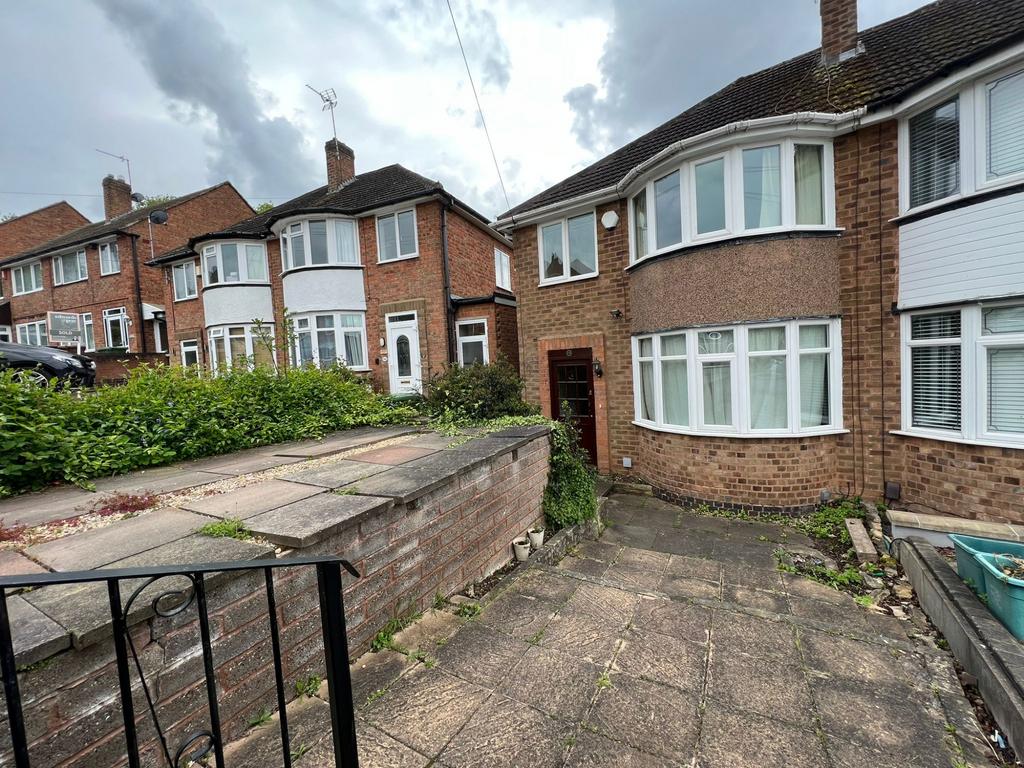 Eden Road, Solihull B92 3 bed semidetached house £1,100 pcm (£254 pw)