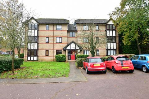 2 bedroom flat for sale - Woodland Grove, Epping, Essex