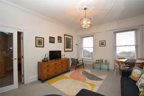 2 bedroom apartment to rent, The Crescent, Scarborough, YO11