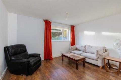 120b Dedworth Road, Windsor, SL4 5BD