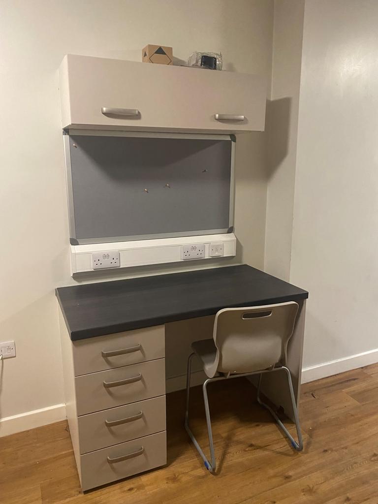 Avalon g17 desk