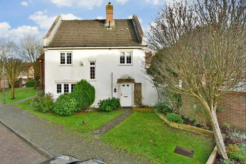 4 bedroom semi-detached house for sale, Hawthornden Close, Kings Hill, West Malling, Kent
