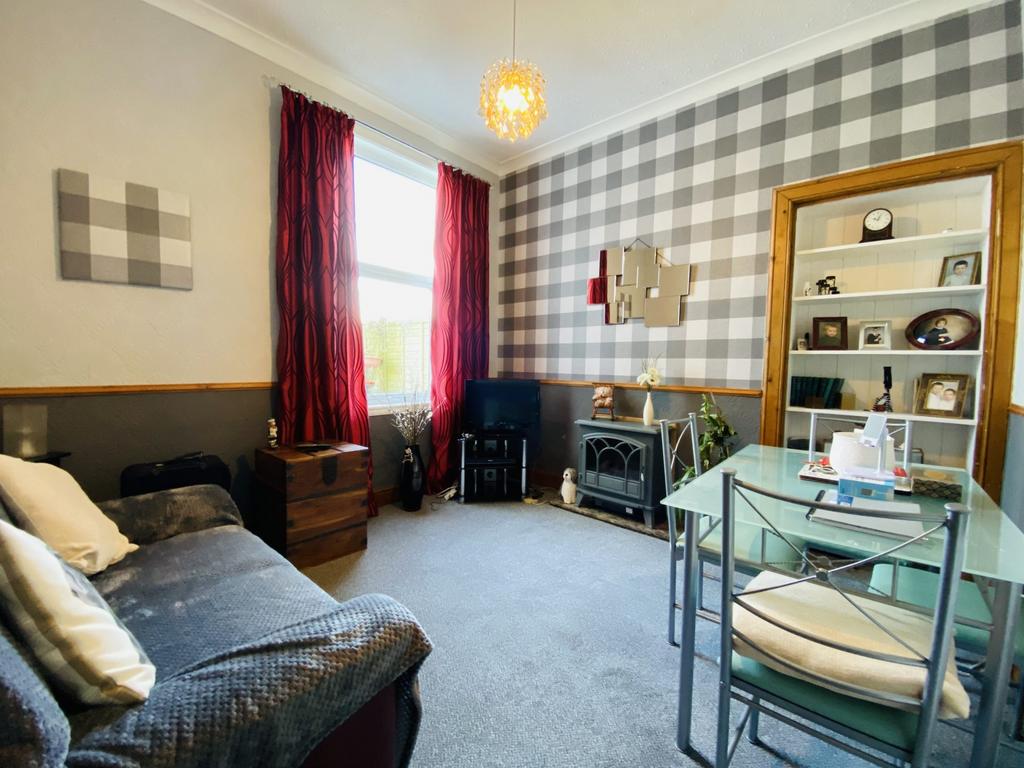 7 Oakwell Road, Castle Douglas, DG7 1 JT - Braidwoo