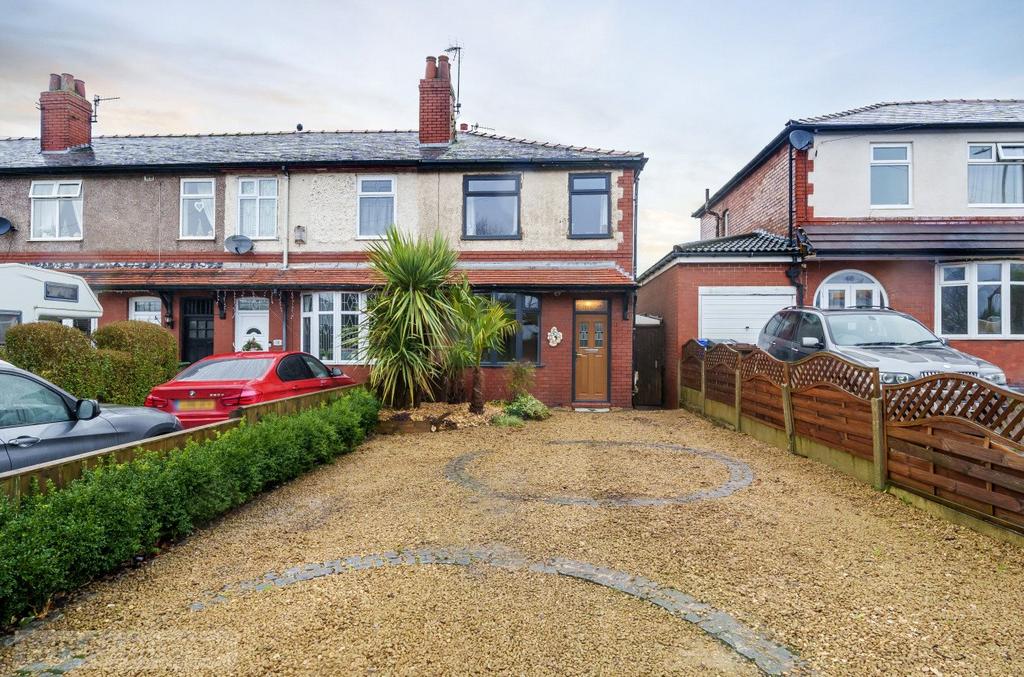 Hyde Road, Mottram, Hyde, Greater Manchester, SK14 2 bed semidetached