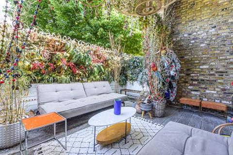 10 Godman Road, London, SE15 3SR