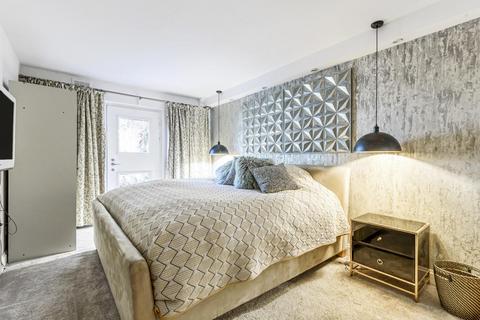 10 Godman Road, London, SE15 3SR