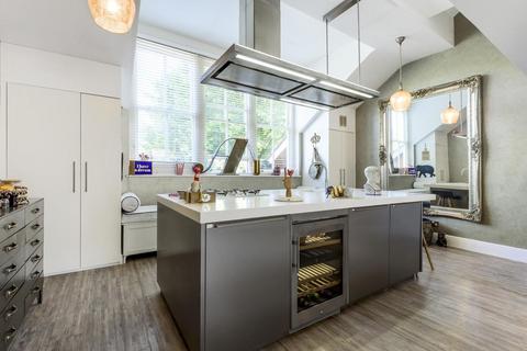 10 Godman Road, London, SE15 3SR