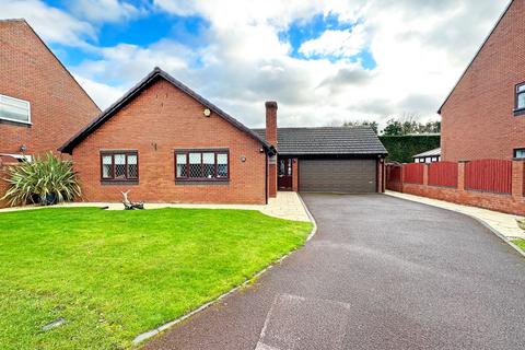 3 bedroom detached bungalow for sale - Minster Close, Knowle, B93