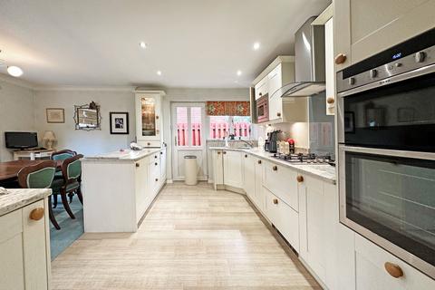 undefined, Minster Close, Knowle, B93