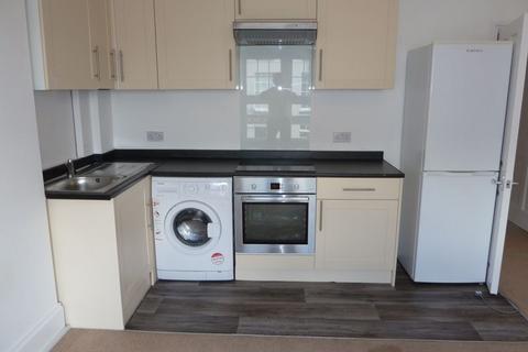 1 bedroom apartment to rent, Walton Road, West Molesey
