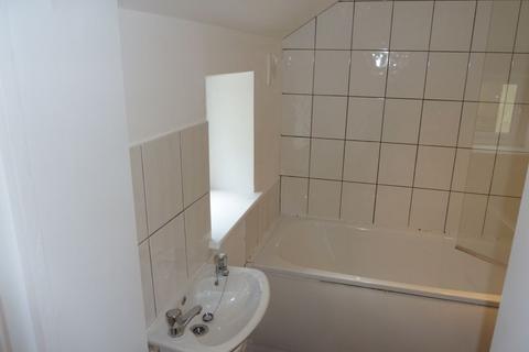 1 bedroom apartment to rent, Walton Road, West Molesey