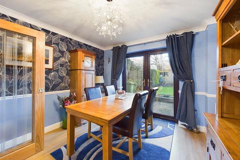 12 Faldo Close, Abbeymead, Gloucester, GL4 5BN
