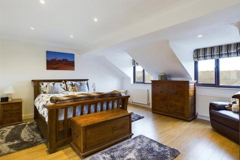 12 Faldo Close, Abbeymead, Gloucester, GL4 5BN