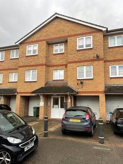 1 bedroom apartment to rent, Hassenbrook Road, Stanford-le-Hope, Essex, SS17