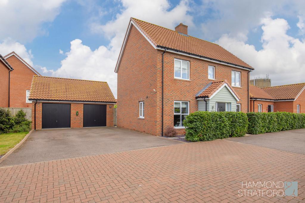 Great Melton Road, Hethersett 4 bed detached house for sale £450,000